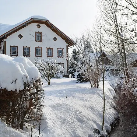 Dirndlkoenigin Apartment Grunenbach